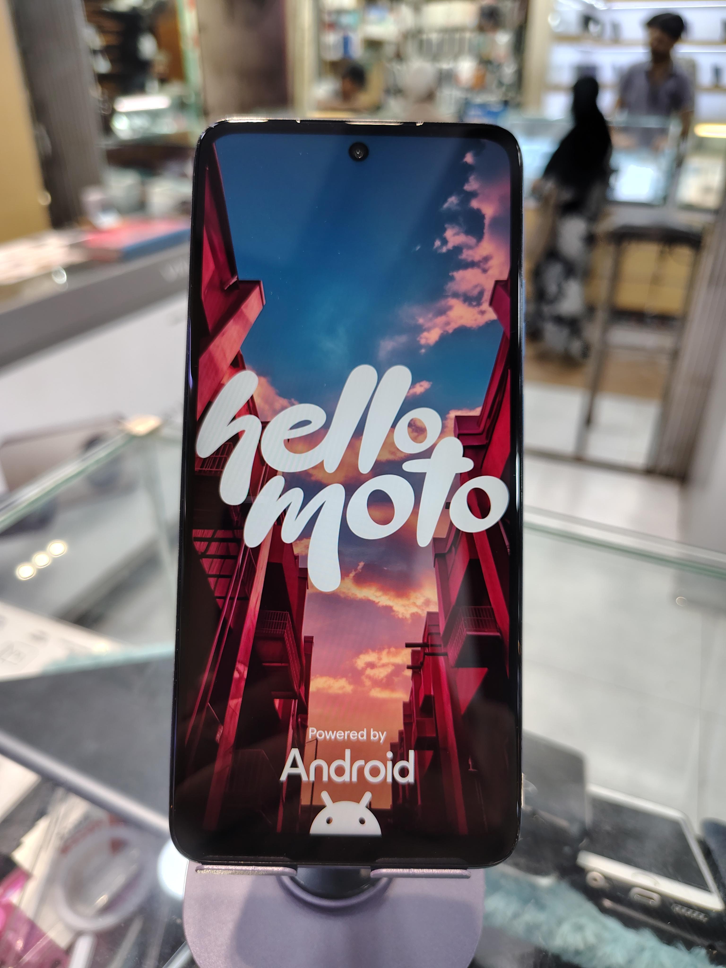 Motorola G (2025) XT2513V view 4