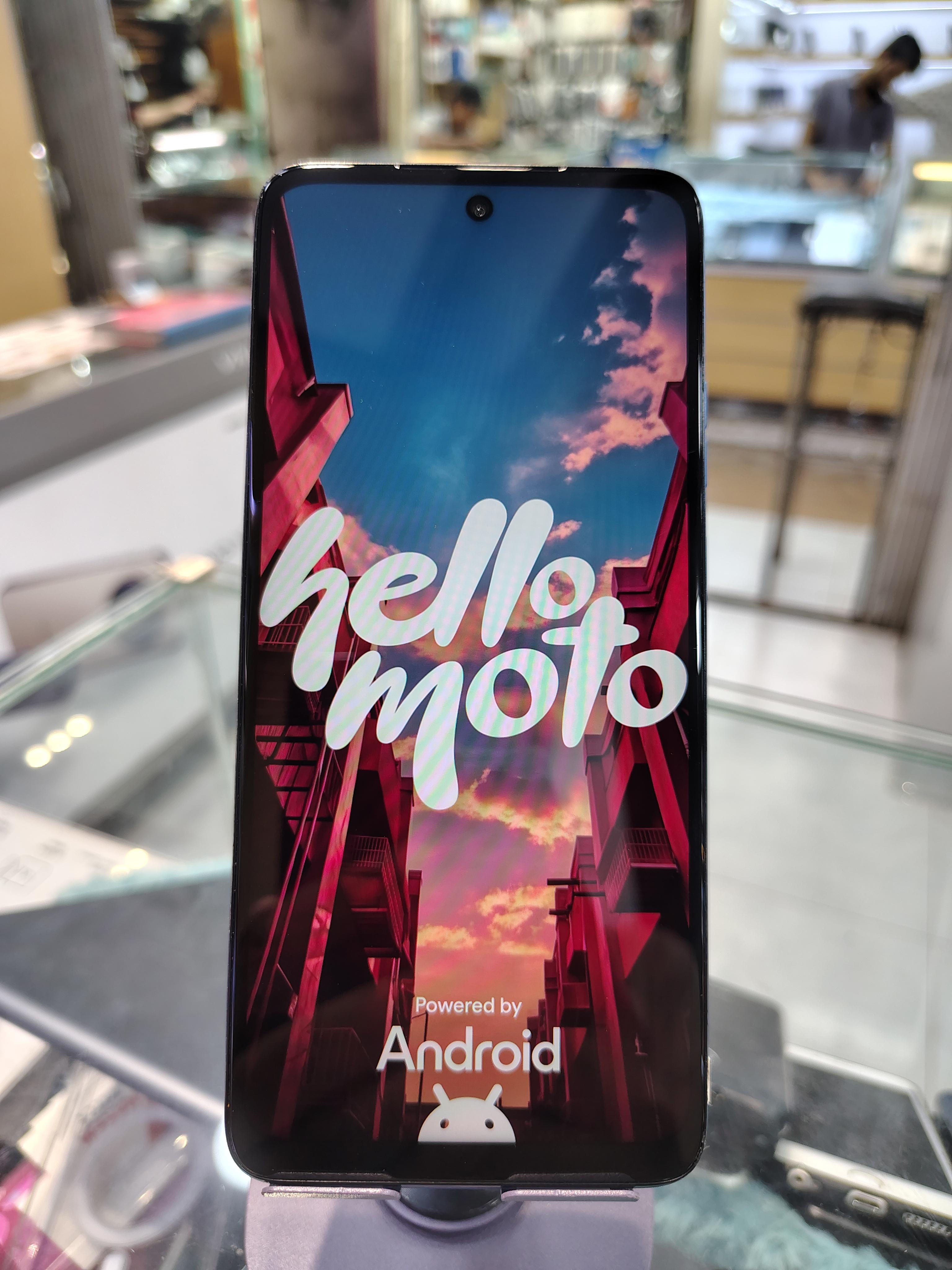 Motorola G (2025) XT2513V view 3