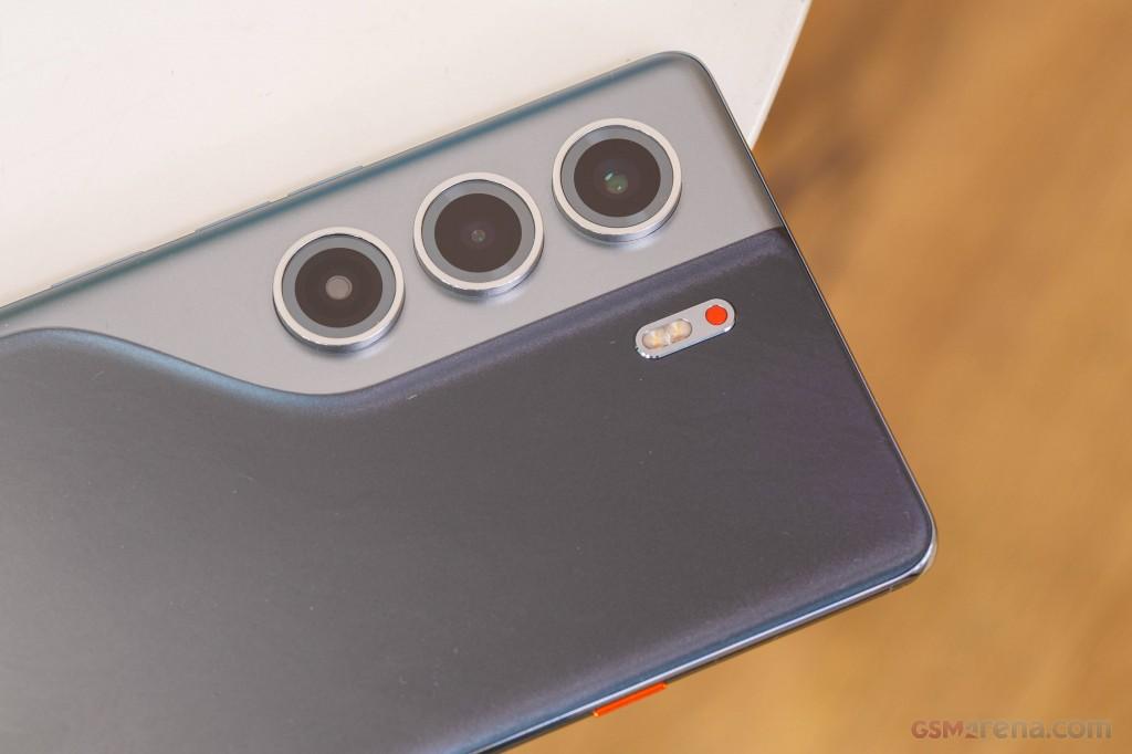TECNO CAMON 40 Pro view 4
